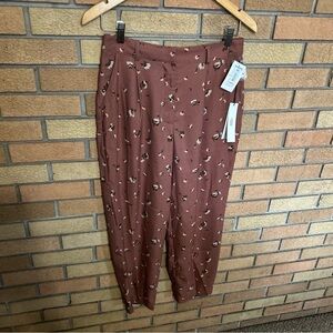 NWT June & Hudson Floral Straight Leg Cropped Slacks Women’s Size Small